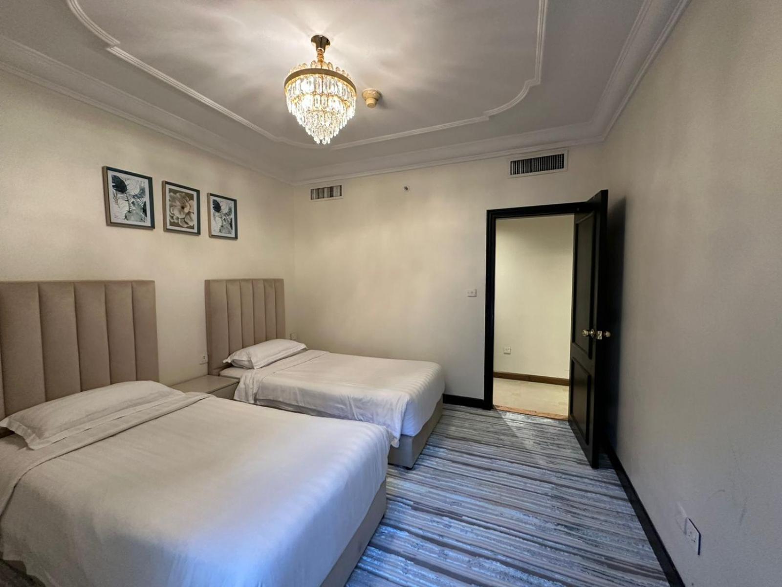 Zad Al Eman Suites Hotels Medine Oda fotoğraf