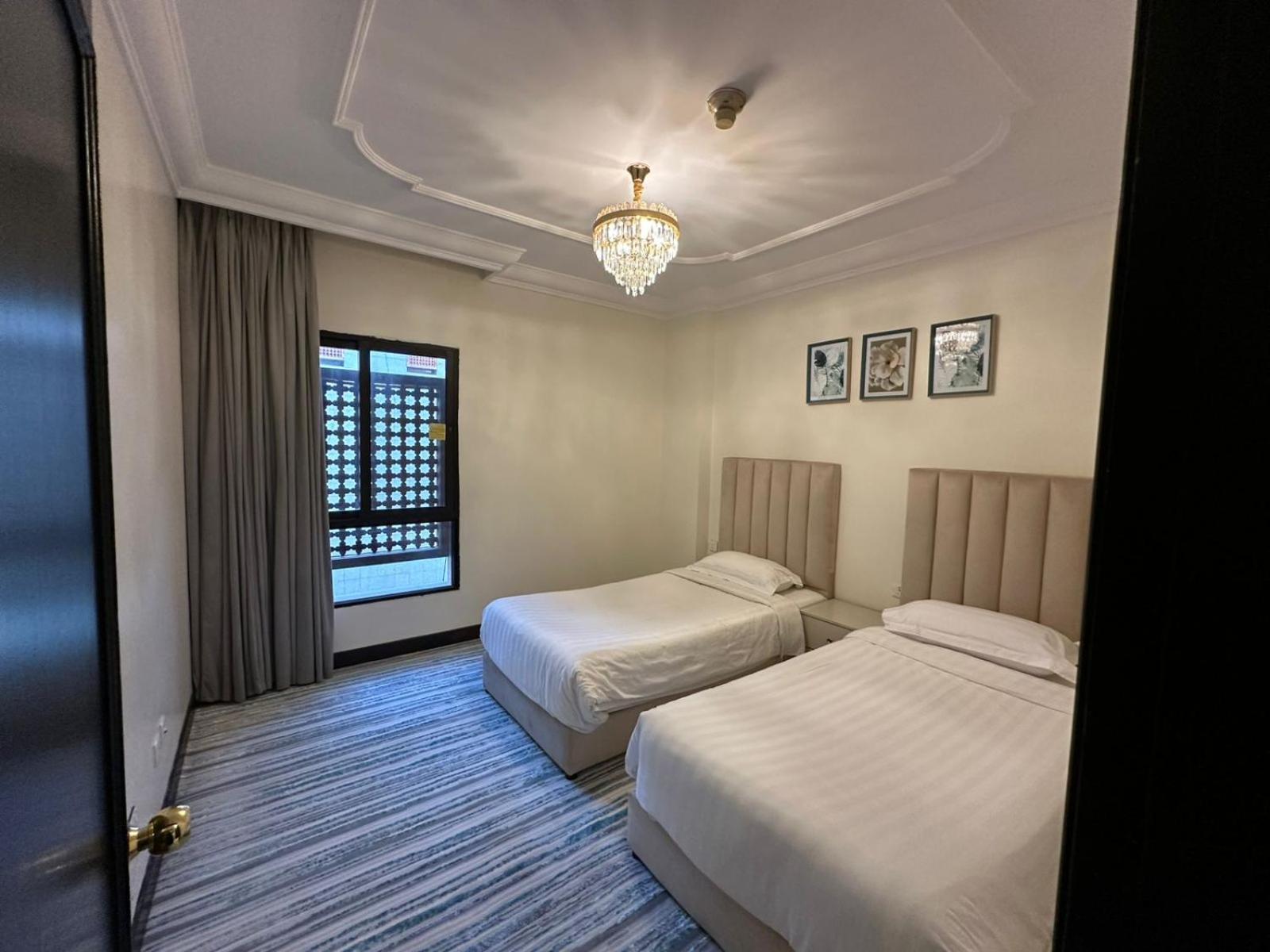 Zad Al Eman Suites Hotels Medine Oda fotoğraf